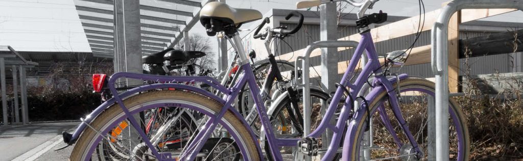 garer-son-velo-en-ville-abri-velo