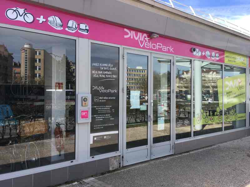 Le DiviaVeloPark de la gare de DIjon, un parking central