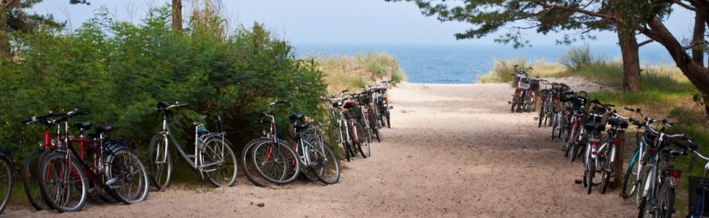 Stationner son vélo à la plage, pour des vacances sécurisées